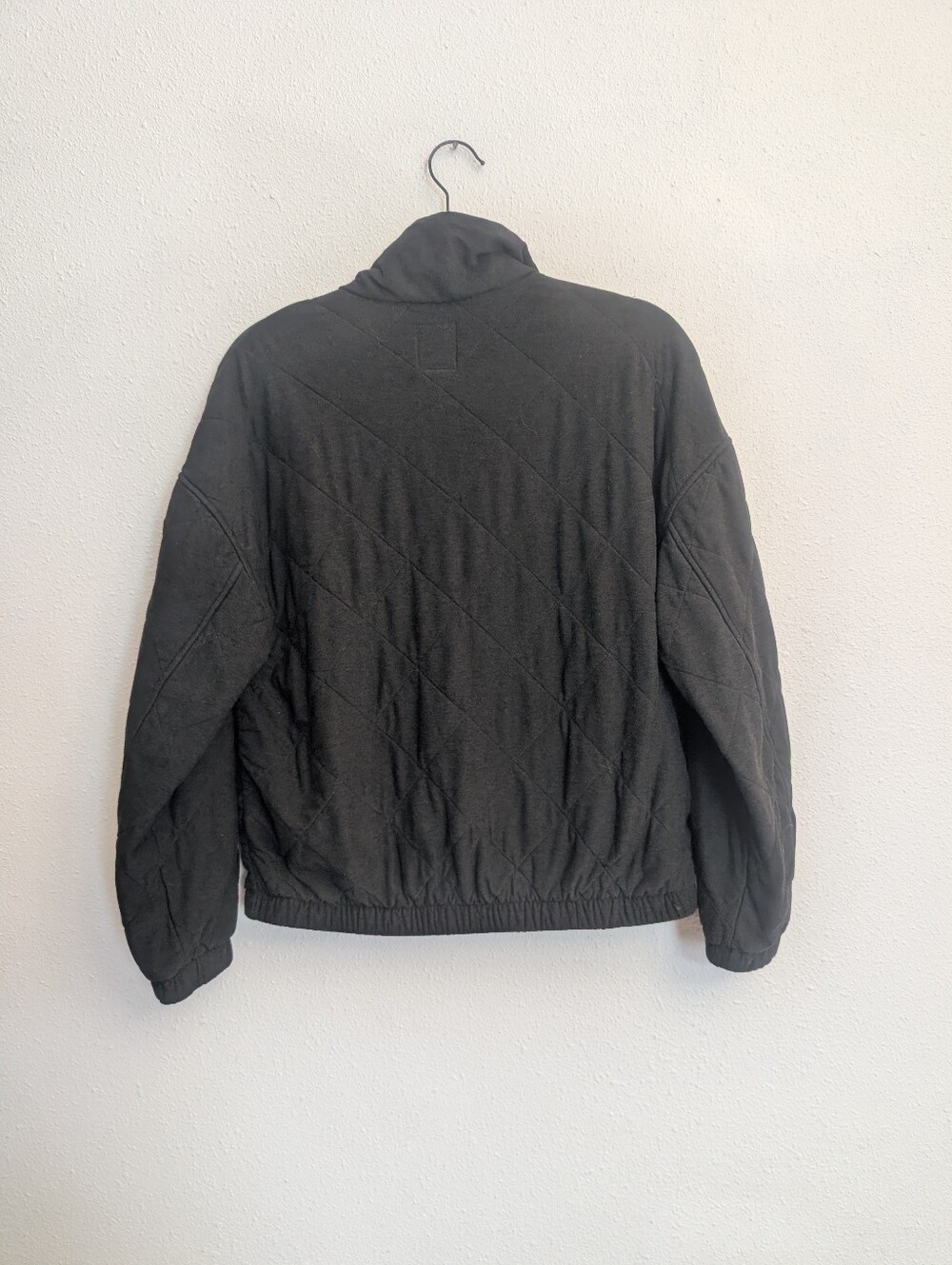 Vuori Halo Insulated Jacket Black Dreamknit Size Small - Picture 4 of 6